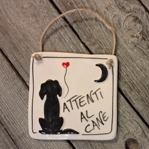 attenti al cane con cuoricino rosso in ceramica, ceramic tile with dog handmade in italy
