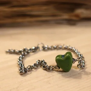 bracciale acciaio con cuore verde in ceramica, steel bracelet with green ceramic heart