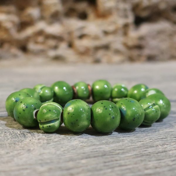 bracciale elastico con perle verdi in ceramica, bracelet with green ceramic beads