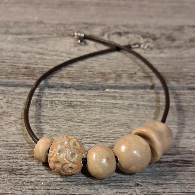 collana con perle in ceramica made in tuscany necklace with ceramic beads made in tuscany