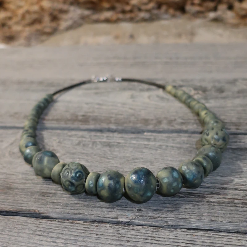 collana gioielli contemporanei in ceramica toscana, necklace contemporary jewelry in ceramic made in tuscany