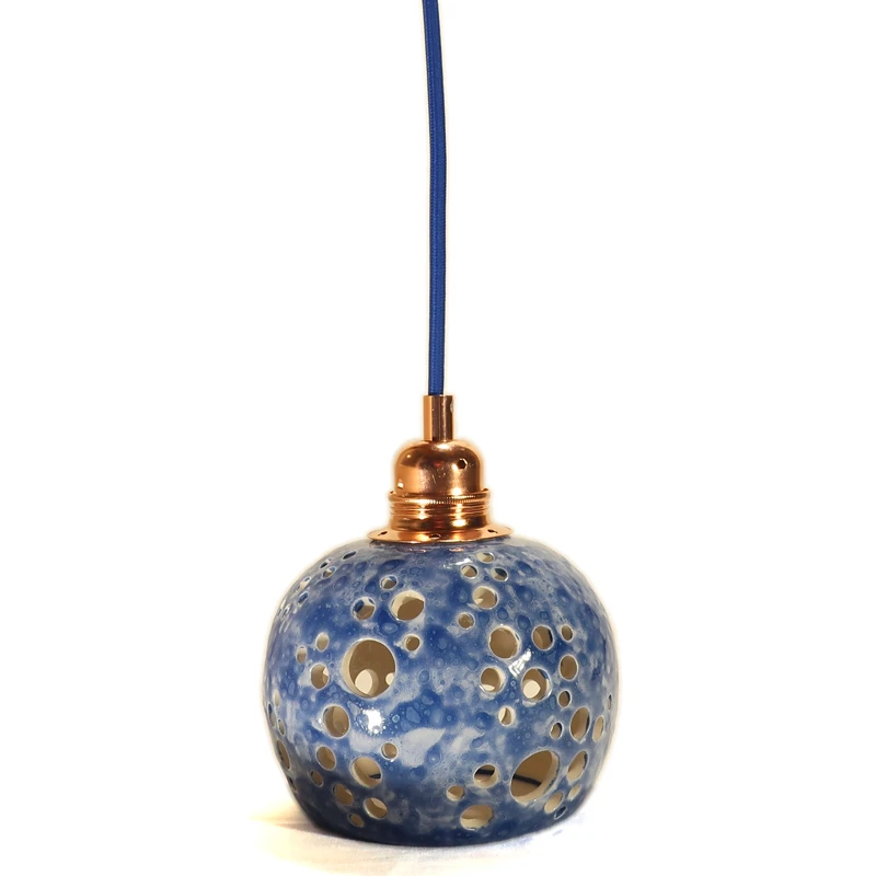 lampadario blu traforato ceramiche artistiche artigianato toscana, blue chandelier in ceramic hand made