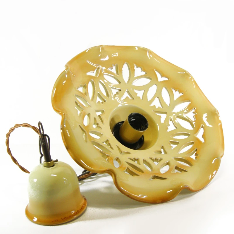 lampadario intagliato ocra dipinto a mano in ceramica, carved pendant lamp in ceramic handpainted ochre color
