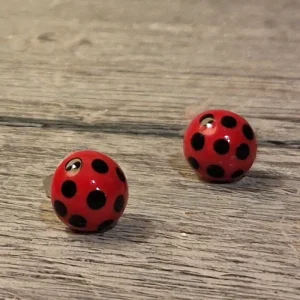 orecchini a bottoncino coccinella gioielli ceramica toscana, ladybug ceramic earrings made in tuscaany