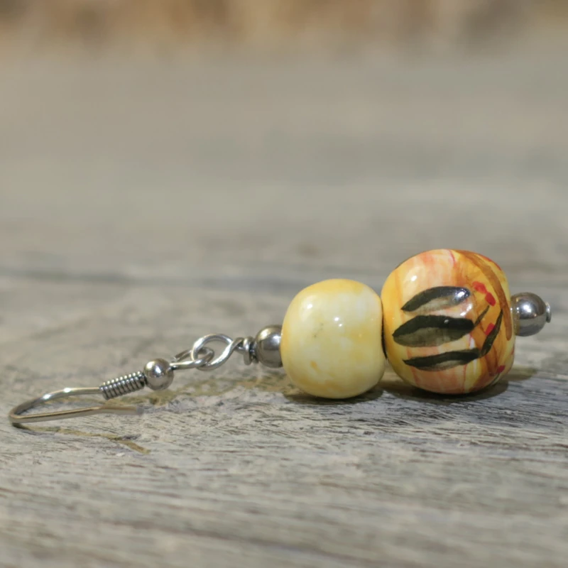 orecchini a pendente con paesaggio toscana dipinto a mno gioielli ceramica, hanpainted landscape earrings in ceramic