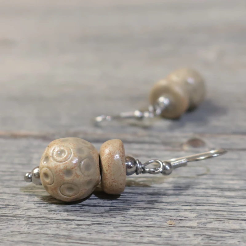 orecchini ceramica fatti a mano artigianato toscana, handmade in tuscany ceramic pendant earrings