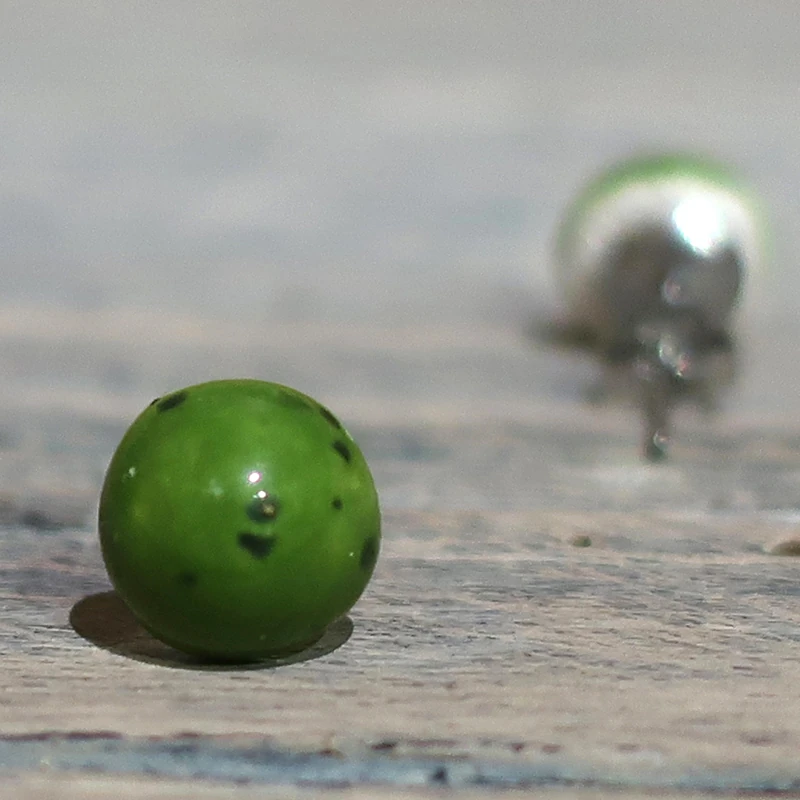 orecchini verdi a lobo in ceramica, green ceramicearrings made in tuscany