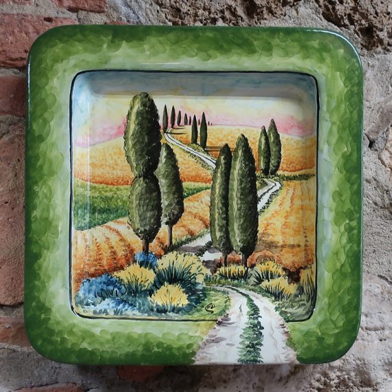 Piatto da parete quadrato in ceramica dipinto a mano con paesaggio e cipressi di Toscana, cm. 30, ceramica artistica Toscana