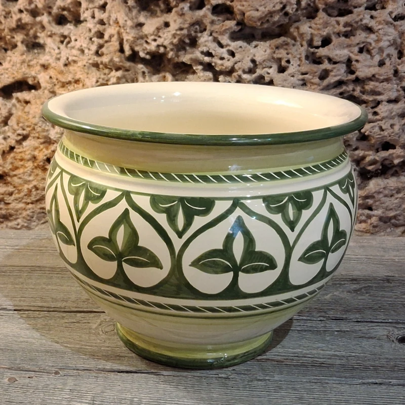 porta vaso ceramica verde dipinto a mano in toscana, hand painted green pot cover in ceramic made in tuscany