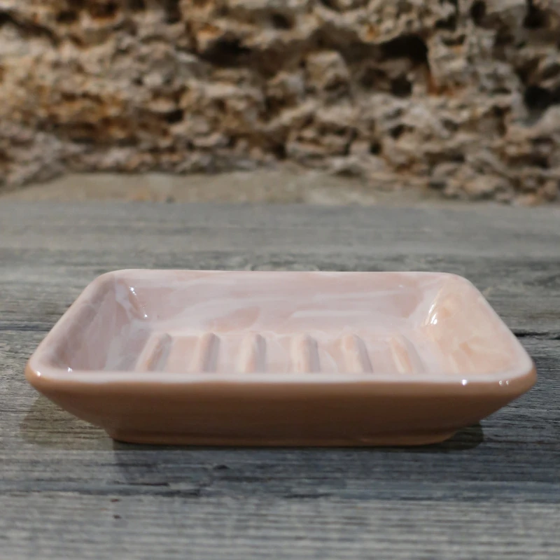 portasapone rettangolare in ceramica beige e terracotta, soap dish in handcrafted ceramic white on a terracotta background