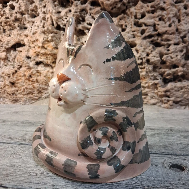 scultura gatto in ceramica fatto a mano, sculpture ceramic cat handmade in tuscany