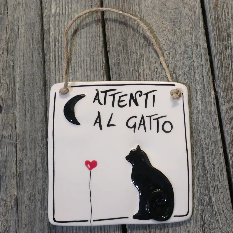 targa attenti al gatto in ceramica con cuore rosso, black cat customized ceramic plate