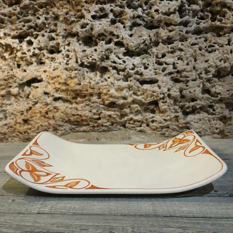 vassoio in ceramica dipinto a mano in toscana, ceramic squared plate handmade in tuscany